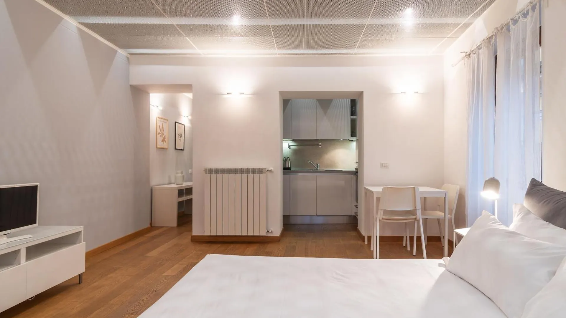 Easyhomes - Spiga Suite Milano 0*,  Italia