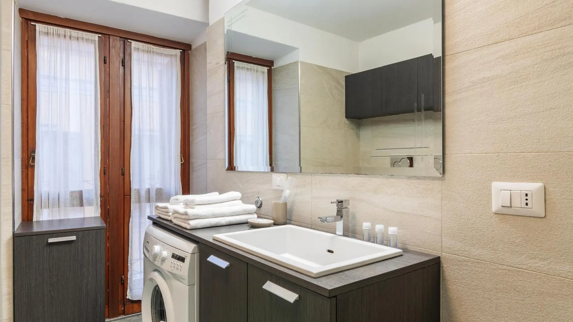 Easyhomes - Spiga Suite Milano