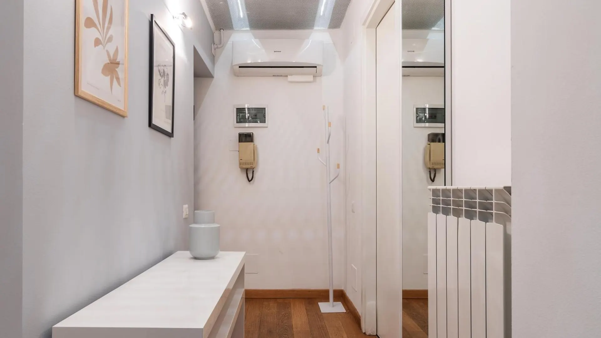 Easyhomes - Spiga Suite Milan Apartment