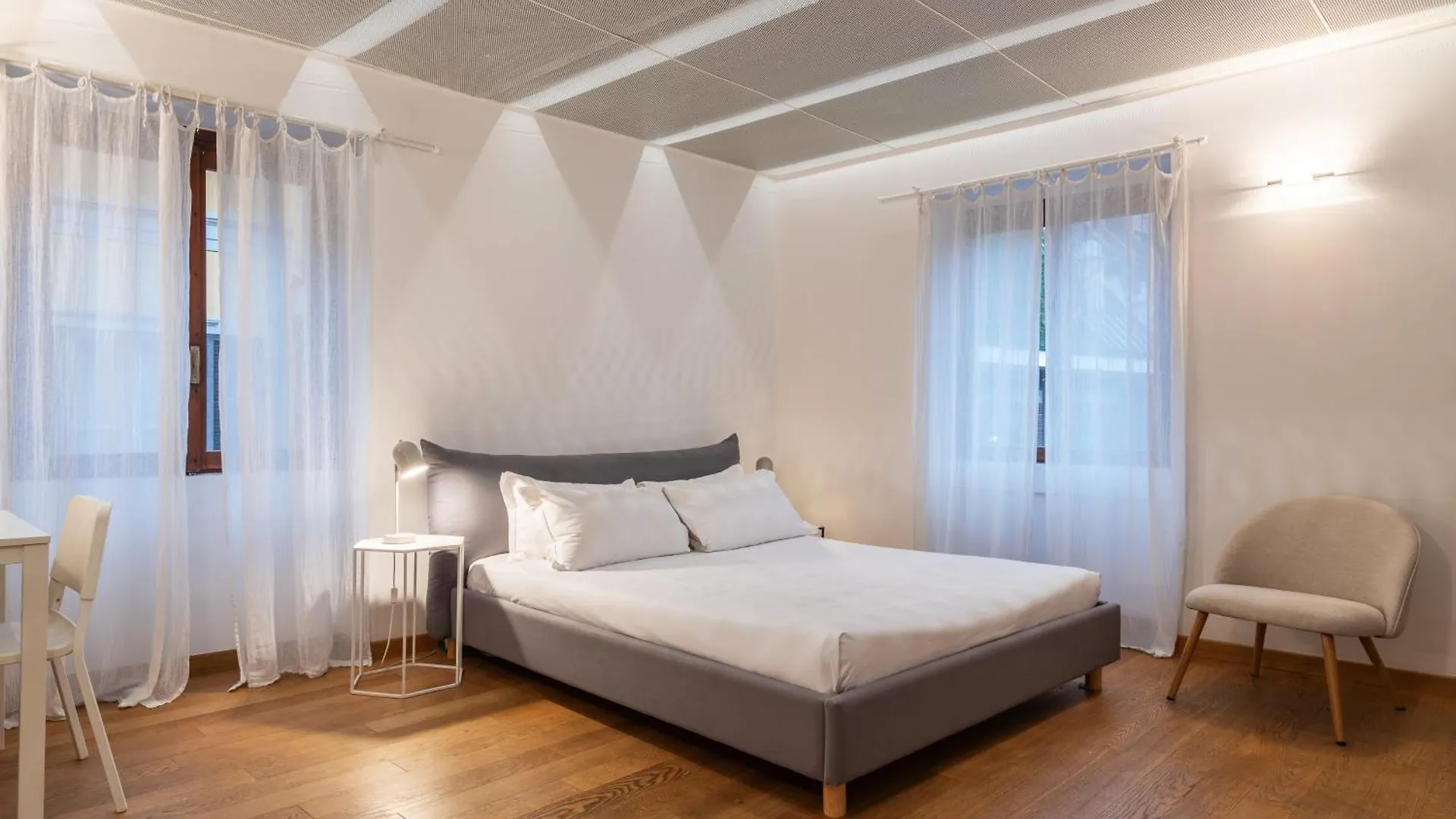 Apartment Easyhomes - Spiga Suite Milan Italy