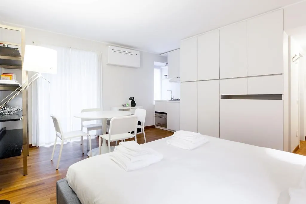 Apartment Easyhomes - Spiga Suite Milan Italy