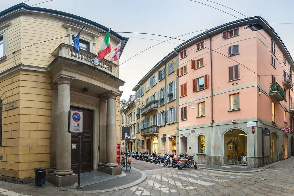 Easyhomes - Spiga Suite Milan Italy